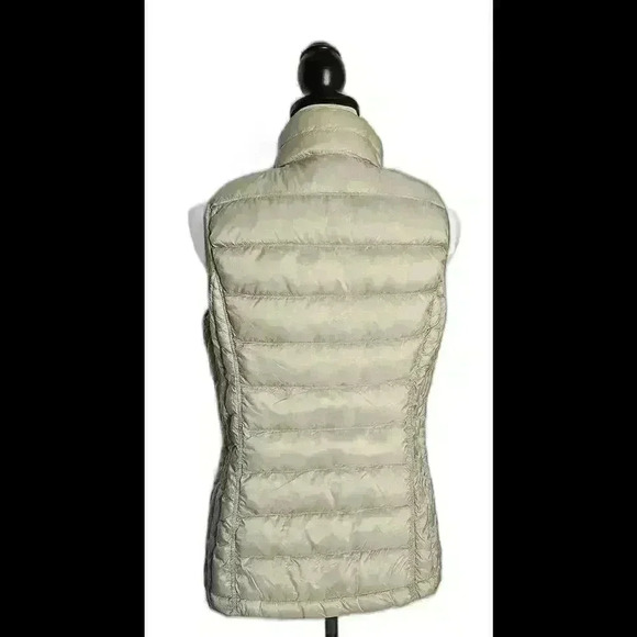 Lightweight Gray Puffer Vest – Perfect for Layering! - Picture 3 of 3